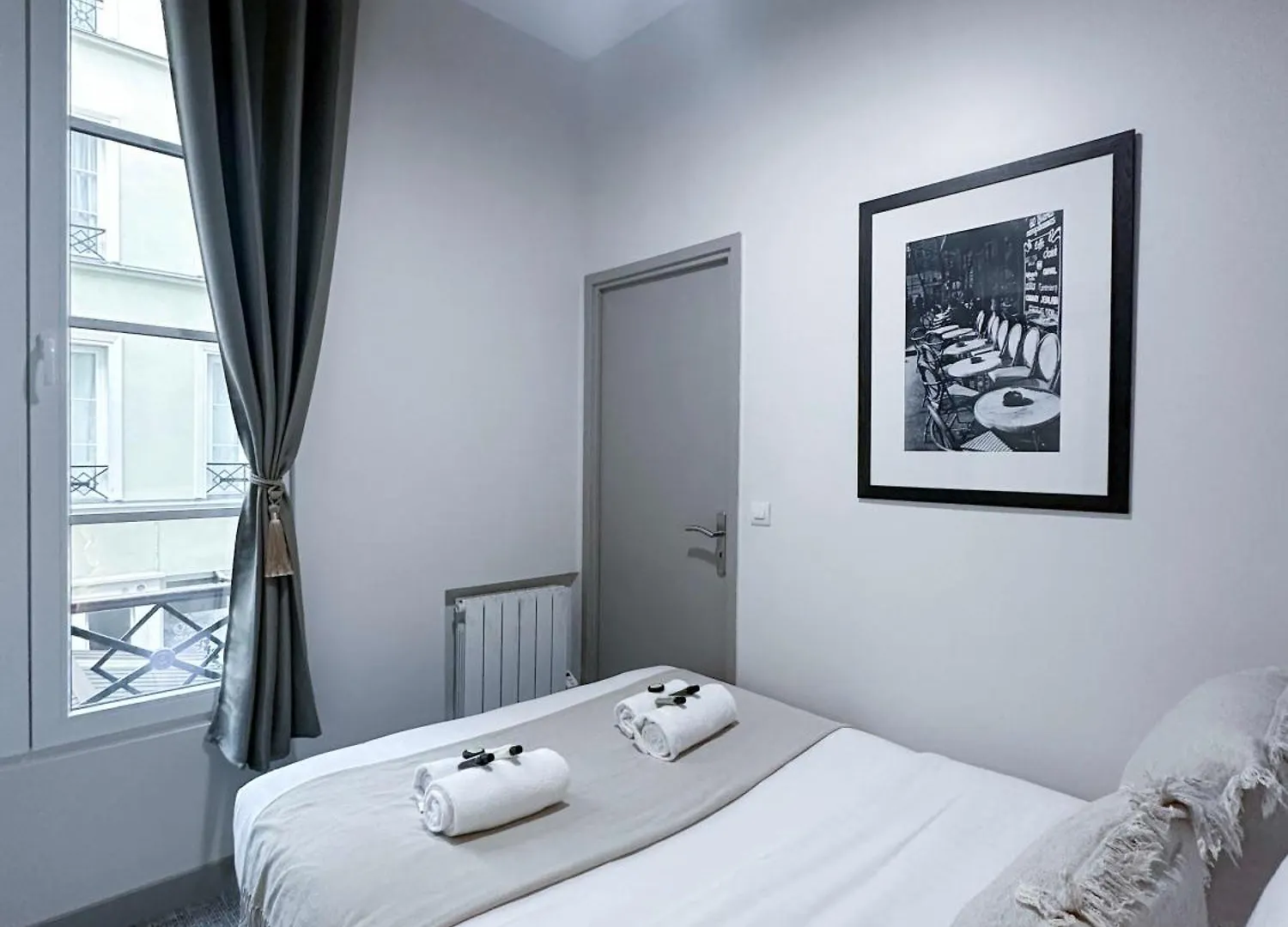 1630 - Best Deal Champs Elysees Olympic Games 2024 Paris 0*,  France